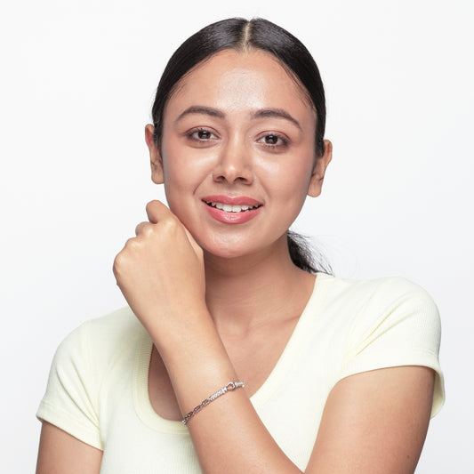 Horse-shoe Textured Bracelet