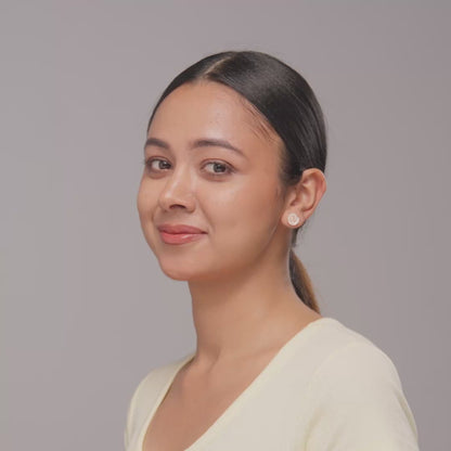 Shell Pendant necklace with studs